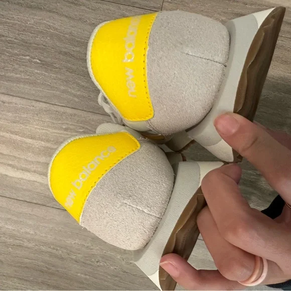 NWOT New Balance Women’s 7 237 Sea Salt Egg Yolk Yellow and White Sneakers - Picture 7 of 13
